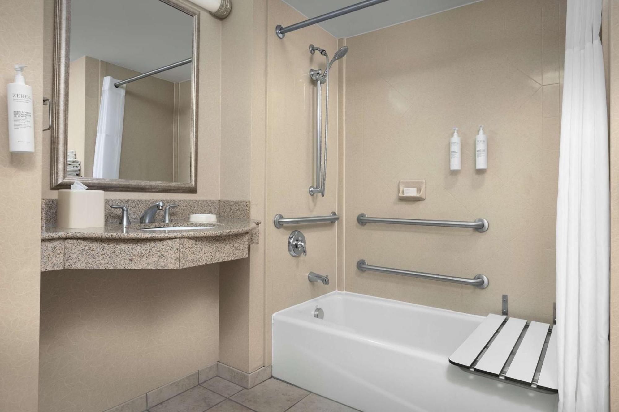 Hampton Inn Syracuse Clay Liverpool Exterior photo